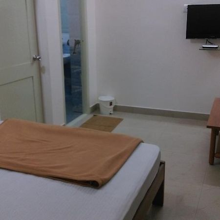Hotel Queens Comfort Mysore Exteriör bild