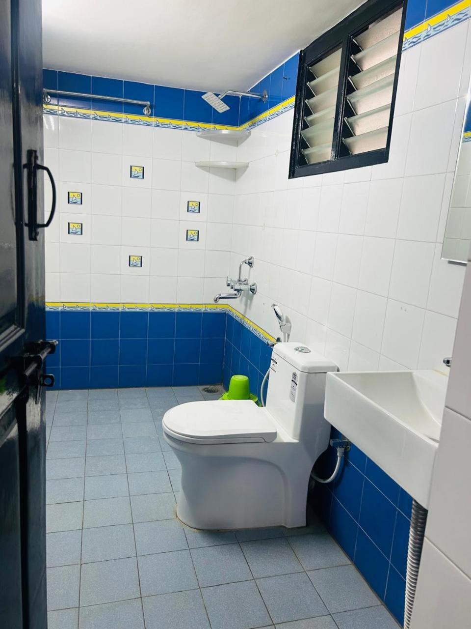 Hotel Queens Comfort Mysore Exteriör bild