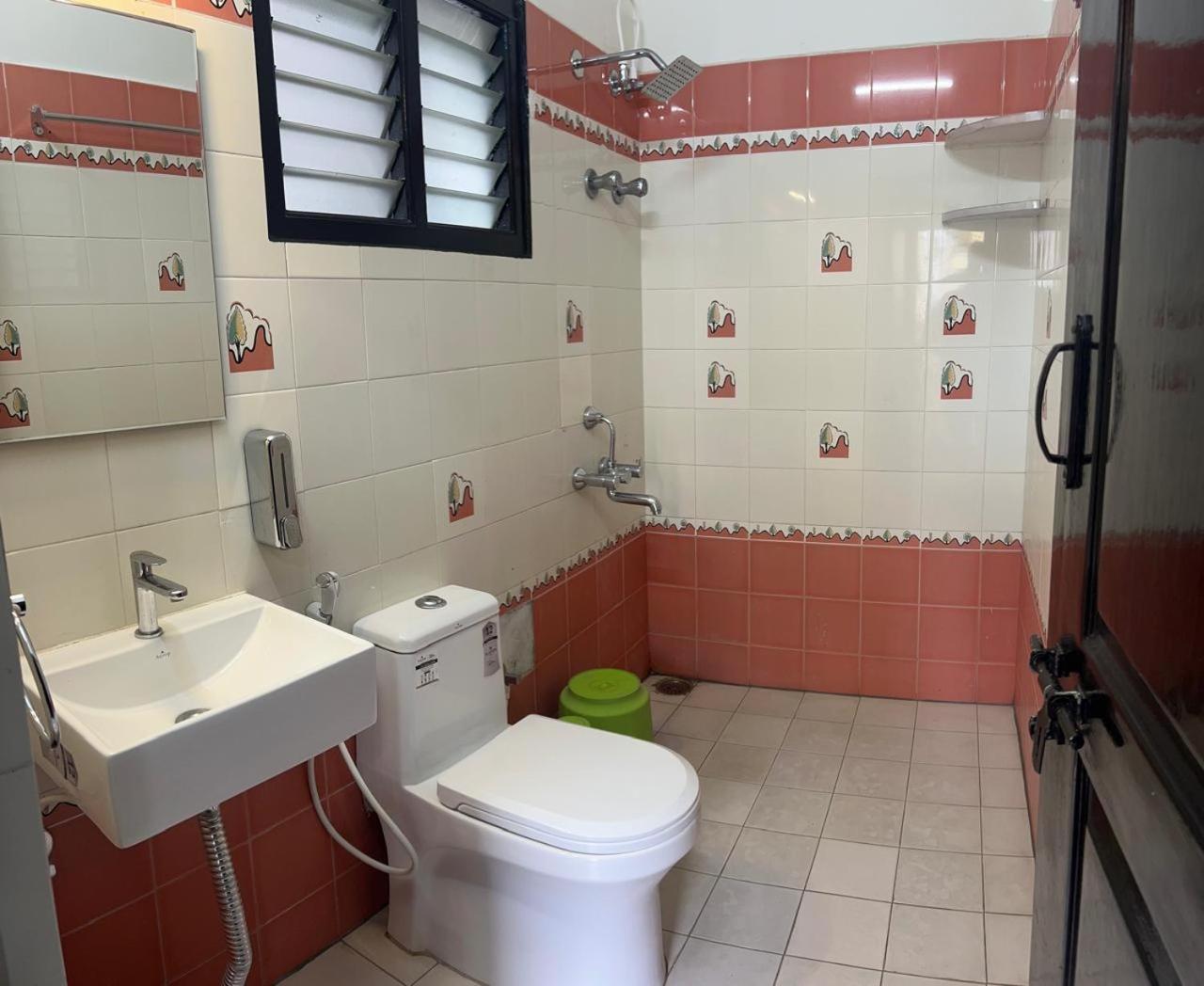 Hotel Queens Comfort Mysore Exteriör bild