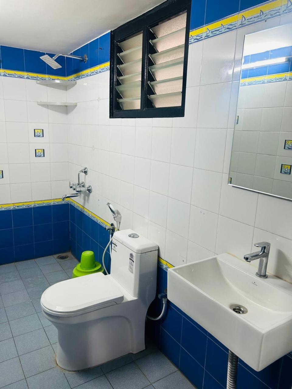 Hotel Queens Comfort Mysore Exteriör bild