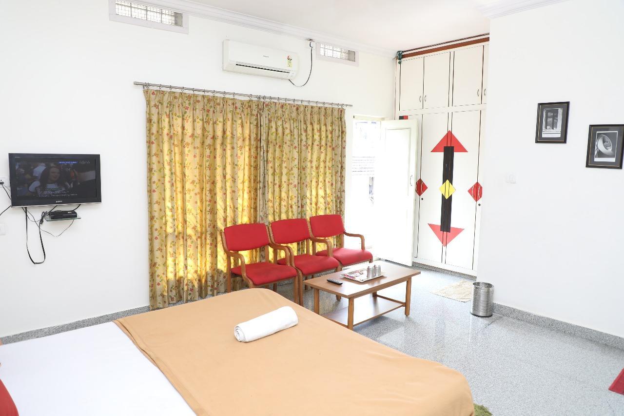 Hotel Queens Comfort Mysore Exteriör bild