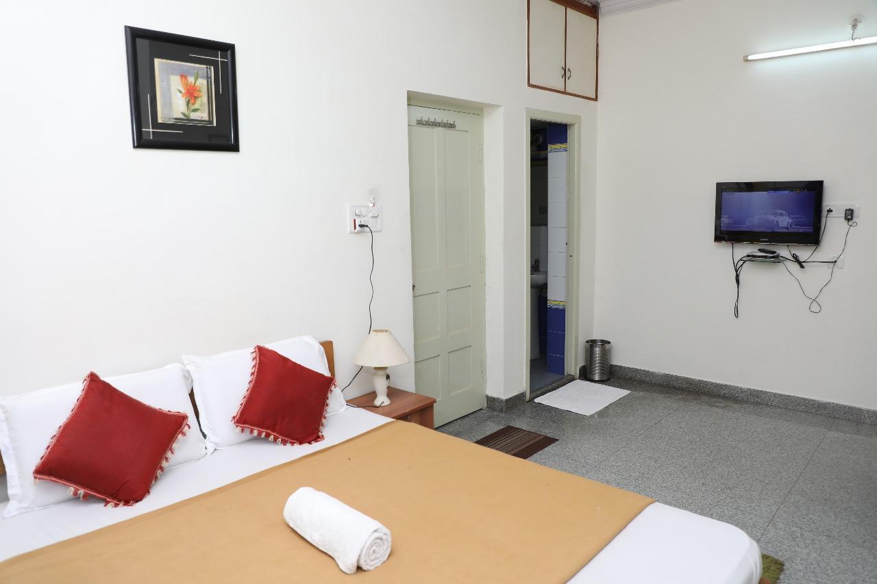 Hotel Queens Comfort Mysore Exteriör bild