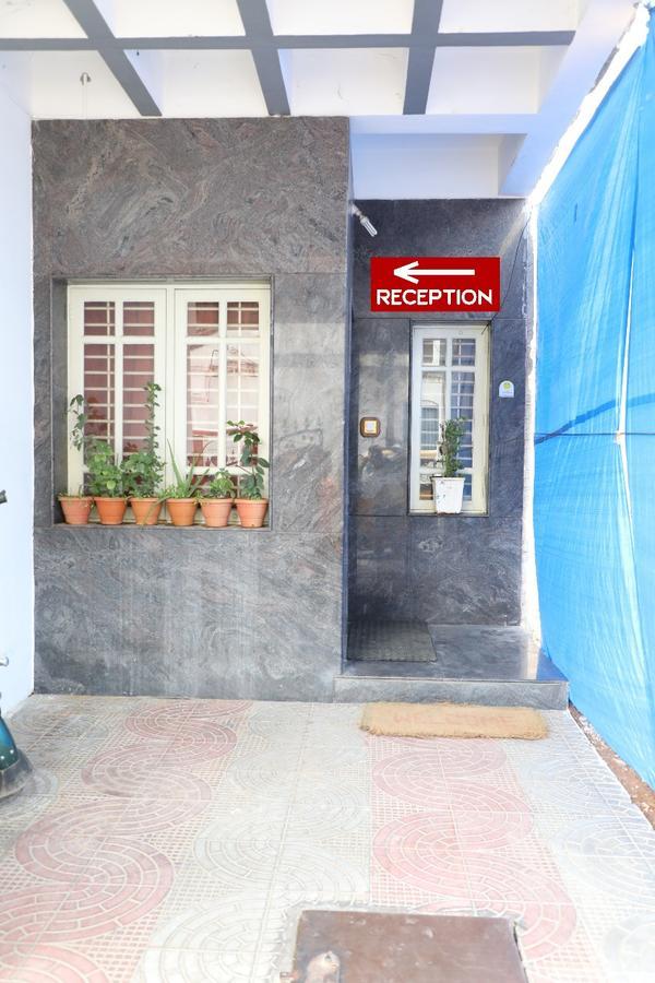 Hotel Queens Comfort Mysore Exteriör bild