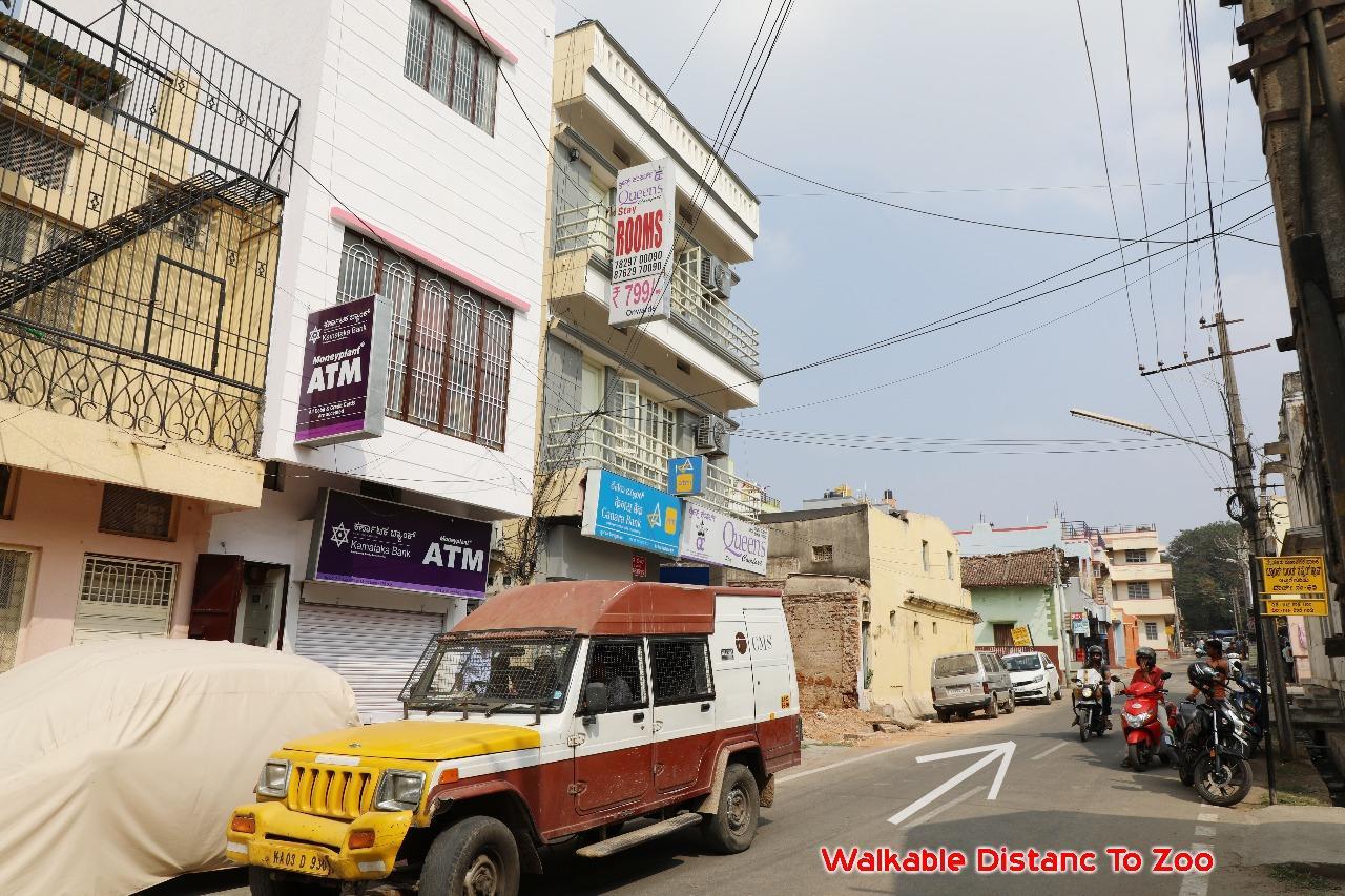 Hotel Queens Comfort Mysore Exteriör bild