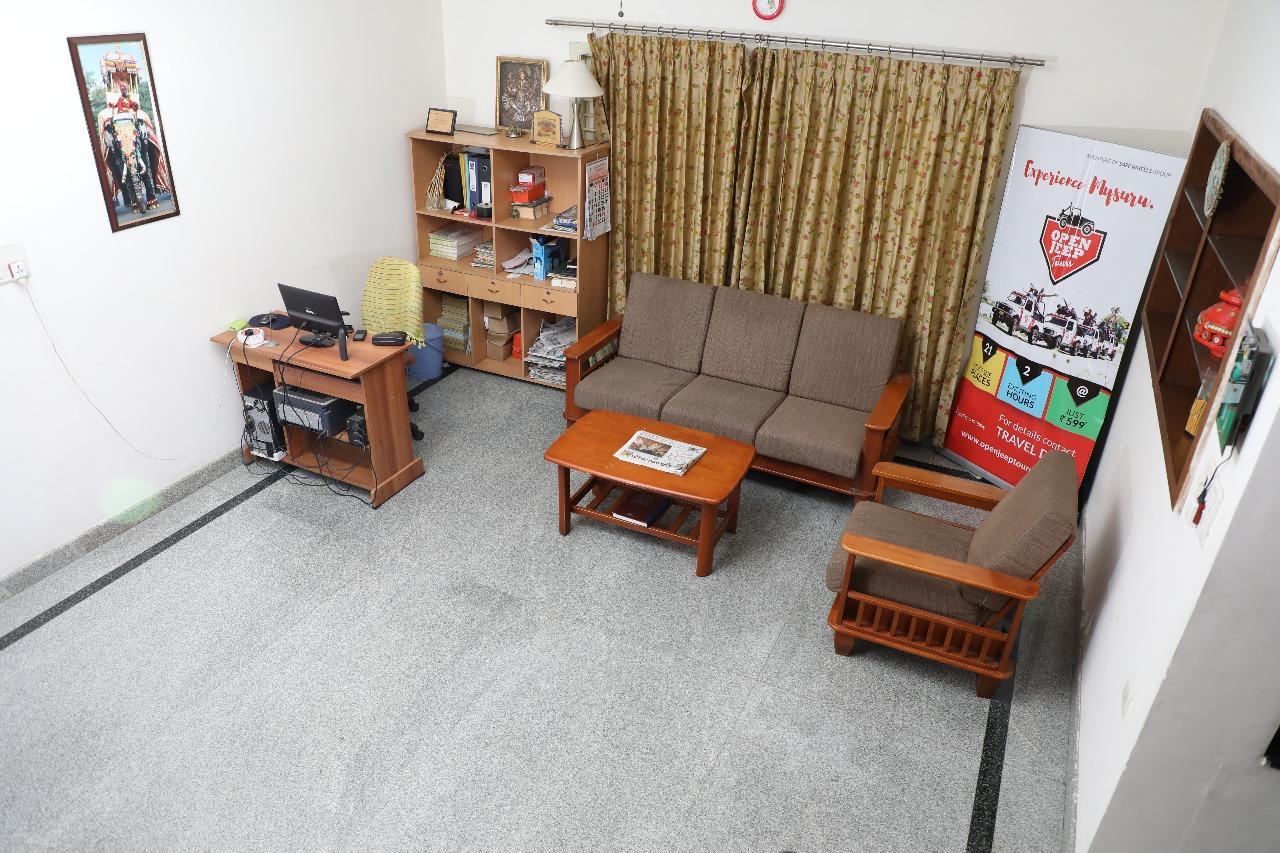 Hotel Queens Comfort Mysore Exteriör bild