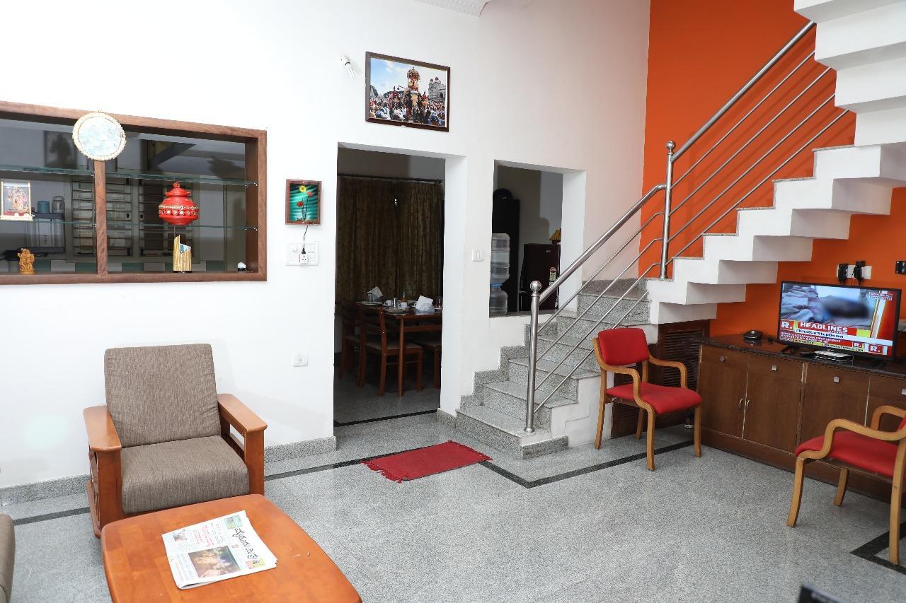 Hotel Queens Comfort Mysore Exteriör bild