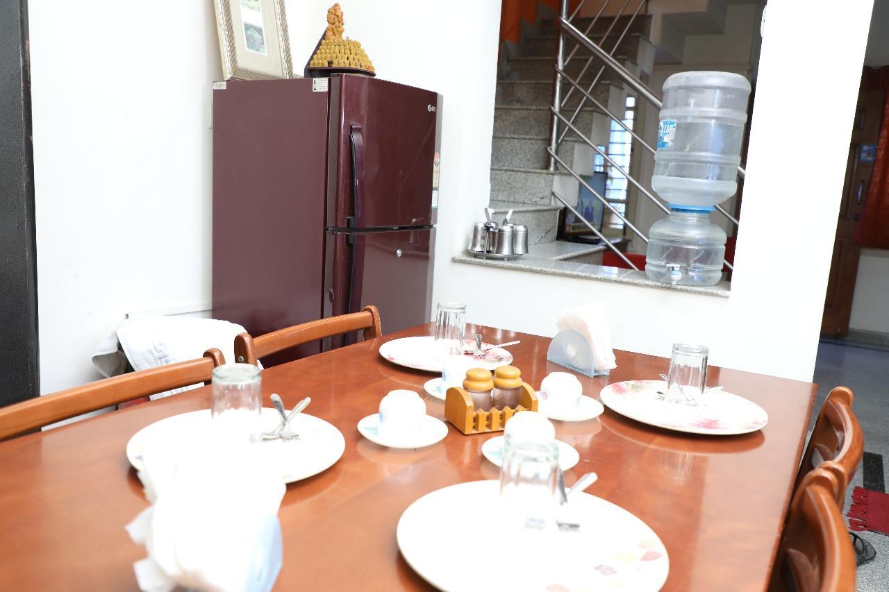 Hotel Queens Comfort Mysore Exteriör bild